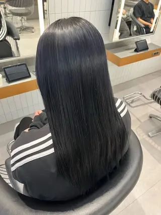 ロング カラー 圧倒的 毛流れ センターパートのヘアスタイル