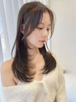 セミロング カラー 縮毛矯正✨🫧 レイヤー川村利幸のヘアスタイル