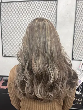 ロング 川畑 花菜のヘアスタイル
