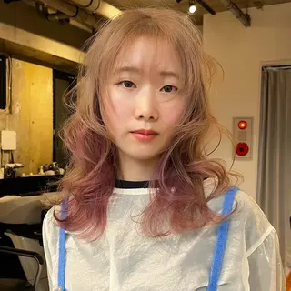 カラー ウルフ/レイヤー/ ブリーチカラーのヘアスタイル