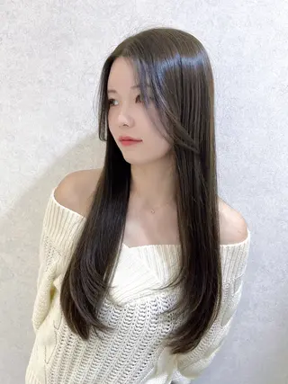 ロング 透明感カラー／韓国 レイヤーmomokaのヘアスタイル