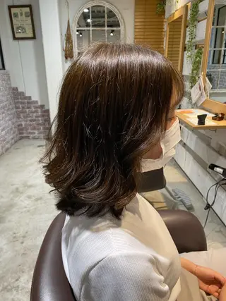 セミロング カラー 長濱 俊のヘアスタイル
