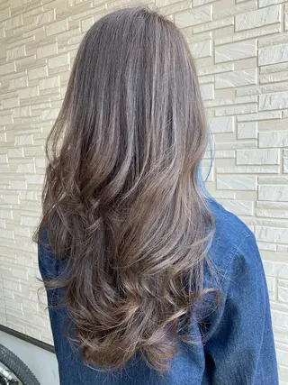ロング カラー 開發 紗貴のヘアスタイル