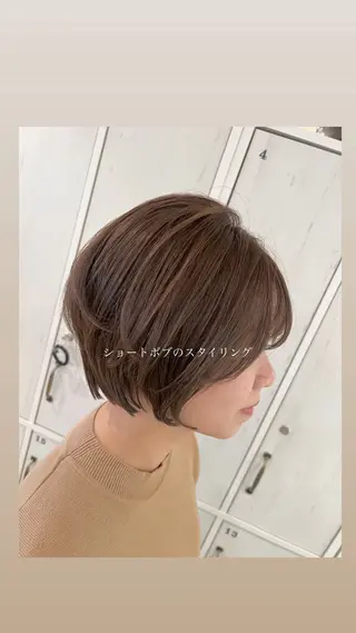 ショート カラー ハイライト/インナー /ブリーチ/レイヤーのヘアスタイル