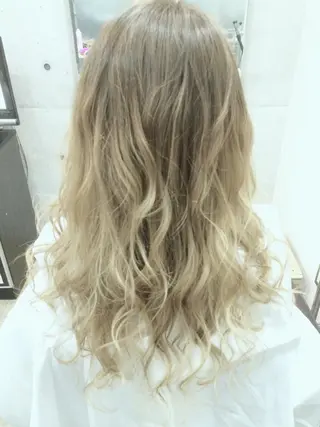 セミロング ロング カラー ヘアアレンジ SUNNY GRACEのヘアスタイル