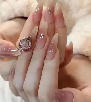 ネイル VIVIAN リサのネイルデザイン