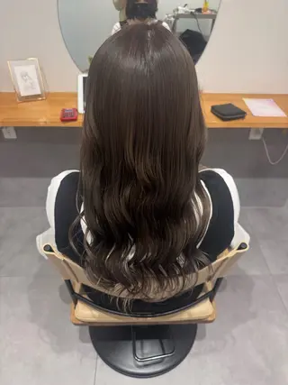 カラー 坪井 れあのヘアスタイル