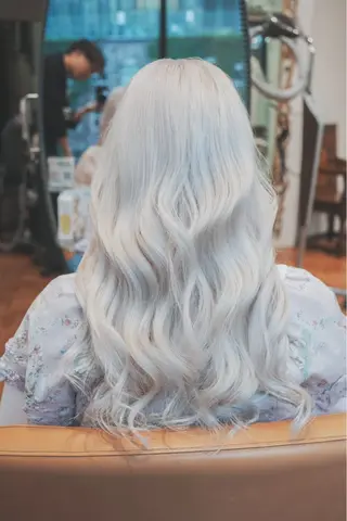 ロング Of HAIR所属・✨デザインカラー✨ ハイトーン　森貴章のヘアスタイル