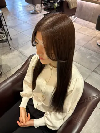 ロング ｶﾉ / 艶カラー/レイヤーのヘアスタイル