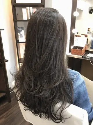 ロング カラー パーマ 亀井 結夏🐾 池袋のヘアスタイル