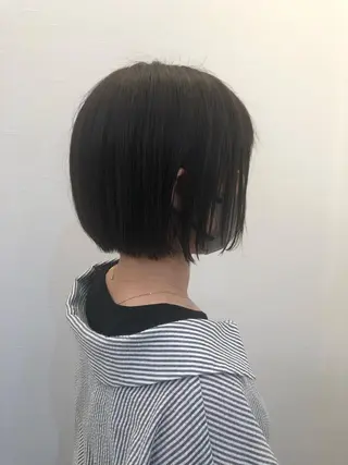 ショート ツノガイ エリのヘアスタイル