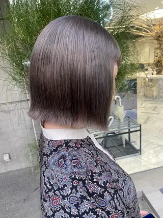 ショート 透け感ベージュ ／ミハルのヘアスタイル