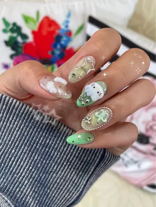 ネイル Mus’Fam 入谷玲生奈のネイルデザイン