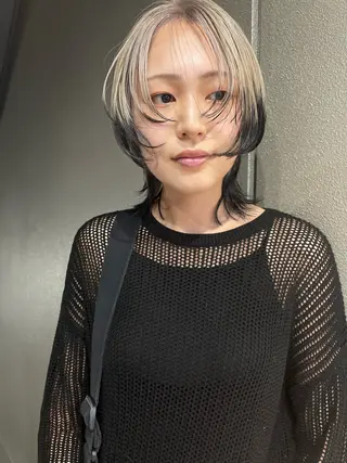 ミディアム カラー 💓パーマ，💗 レイヤーカットのヘアスタイル