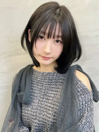 ミディアム カラー 前髪/顔まわりカット 艶髪/髪質改善/縮毛のヘアスタイル