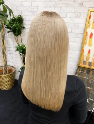 カラー EARTH minoriのヘアスタイル