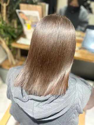 ミディアム カラー 上田 愛來のヘアスタイル