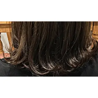 カラー 山下 襟華のヘアスタイル