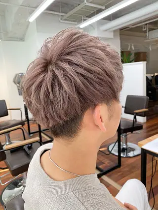 カラー メンズ 岡本 智次のヘアスタイル