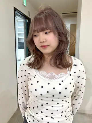 ロング カラー mizuki/ピンク ベージュ.レイヤーのヘアスタイル