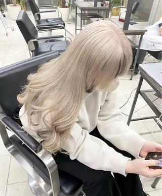 ロング カラー ミルクティー・ピンク 甘モテカラー/emaのヘアスタイル