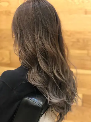 ロング カラー パーマ ヘアアレンジ 鳴海 悠のその他イメージ