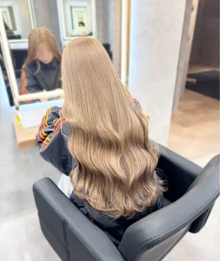 ロング カラー パーマ ヘアアレンジ 透明感ブリーチカラー 🌈TOMOHIROのヘアスタイル