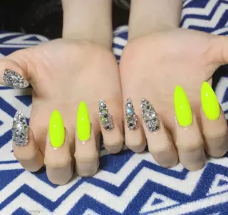 ネイル MHR nailのネイルデザイン