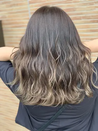 ロング メンズスタイル バレイヤージュ　齋藤のヘアスタイル