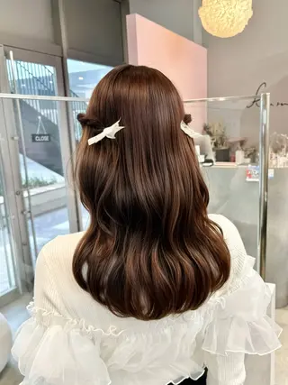 ロング ヘアアレンジ 𝒎𝒐𝒆🩰 名駅/ヘアメ/暖色♡のヘアスタイル
