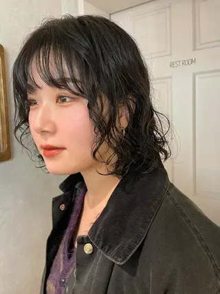 ミディアム カラー パーマ ナチュラル透明感🌱 小山美樹子のヘアスタイル