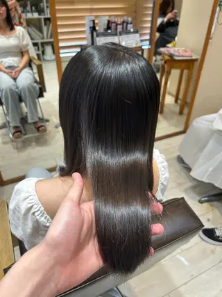 ロング 井上 慈温のヘアスタイル