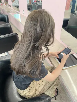 セミロング MATTY azusaのヘアスタイル