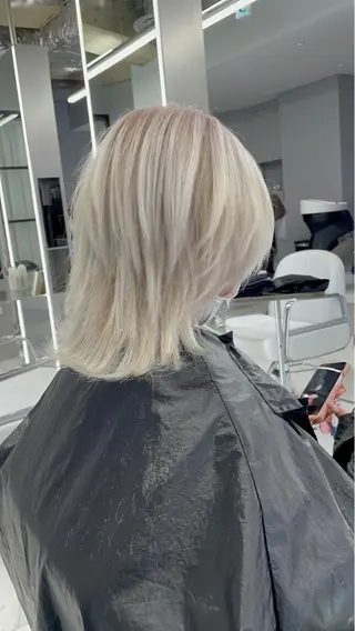 ショート カラー 新宿店長 🦄ブリーチYUGOのヘアスタイル