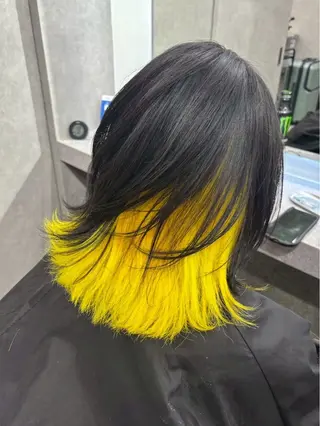 ミディアム カラー ハイトーン🪼派手髪 mahoのヘアスタイル