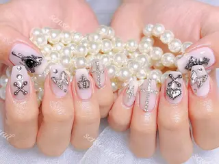 ネイル Queening 🦋のネイルデザイン