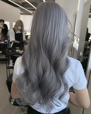 カラー BLEACHi /noeのヘアスタイル