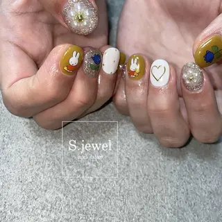 ネイル S. JEWELのネイルデザイン