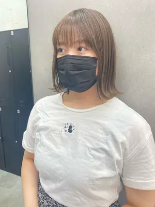 ショート カラー パーマ ヘアアレンジ メンズ キッズ ネイル マツエク・マツパ 韓国🇰🇷レイヤー カットオリーブカラーのヘアスタイル