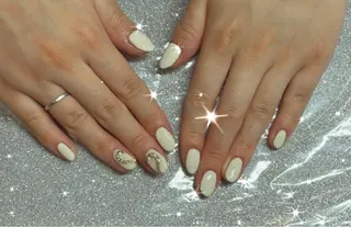 ネイル VIERU 🌈🎀💖のネイルデザイン