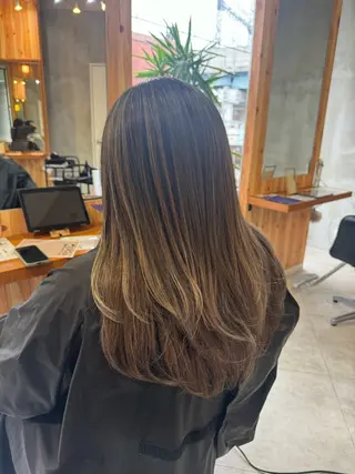 ロング カラー ヘアアレンジ 佐々木  まゆかのヘアスタイル