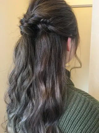 ロング カラー ヘアアレンジ IVY villa Suzu.のヘアスタイル