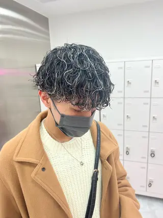 ショート カラー パーマ メンズ メンズパーマ特化 TAIGAのヘアスタイル
