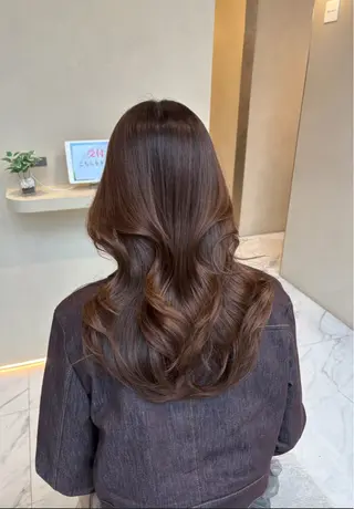 セミロング 赤み消しカラー🪽 透明感カラー🪽のあのヘアスタイル