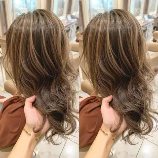 ロング カラー ヘアアレンジ 白髪ぼかしハイライト 茗荷谷駅徒歩2分のヘアスタイル
