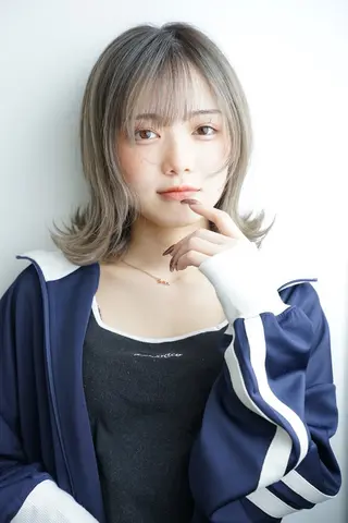 ミディアム 江田 智沙穂のヘアスタイル