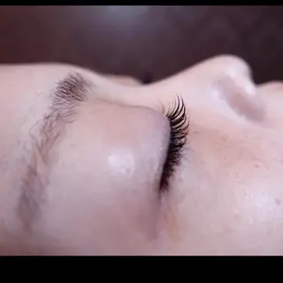 マツエク・マツパ アイデザイナー 山下の眉毛・アイブロウイメージ