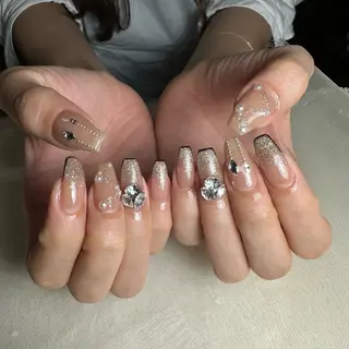 ネイル 里見 麗のネイルデザイン