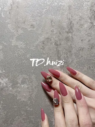 セミロング めぐみのネイルサロン スタッフ練習のネイルデザイン