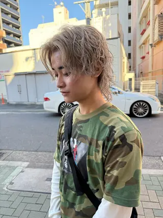 ミディアム 舟橋耀/ブリーチカラ ー/レイヤーカットのヘアスタイル